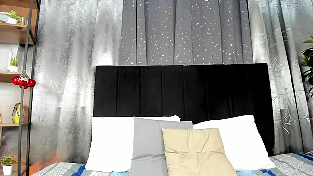 Lenapaul  online show from 12/04/25, 04:22