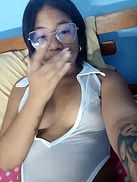 little onixx online show from 10/10/25, 11:11