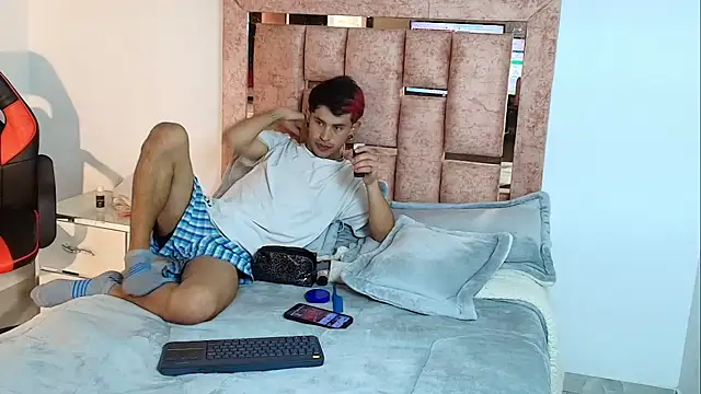 DemianSalvatore online show from 11/30/25, 07:25