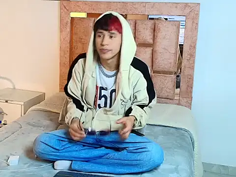 DemianSalvatore online show from 11/29/25, 09:04