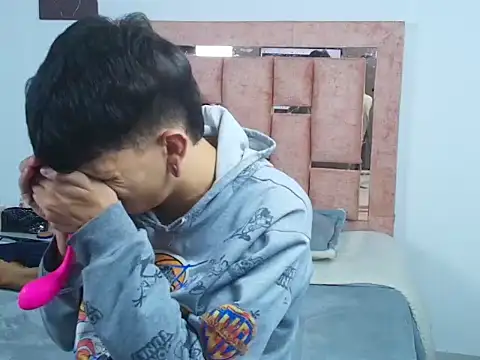 DemianSalvatore online show from 12/05/25, 08:17