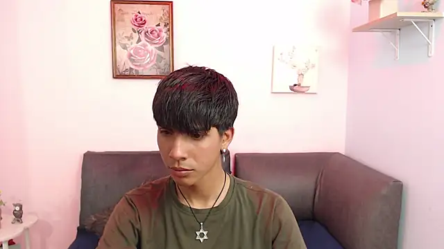 Snapshot of David_925_ chatting on 10/04/25, 04:47 David 925 online show from 10/04/25, 04:47