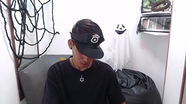 David 925  online show from 10/31/25, 04:20