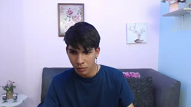 Snapshot of David_925_ chatting on 09/19/25, 04:16 David 925 online show from 09/19/25, 04:16