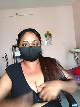 queendivya online show from 04/18/26, 07:11