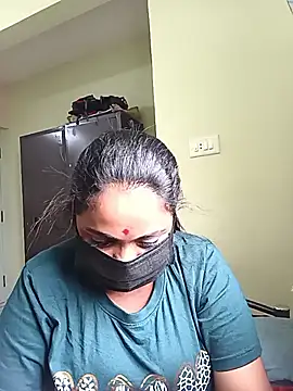 queendivya online show from 10/08/25, 04:47