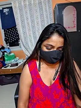 queendivya online show from 05/29/26, 01:39