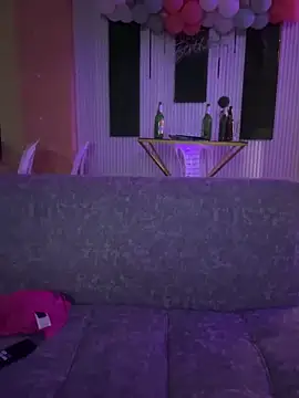 Snapshot of Noamilk chatting on 02/22/26, 10:50 Noamilk online show from 02/22/26, 10:50