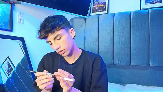 Erick Velveth online show from 03/25/26, 05:07