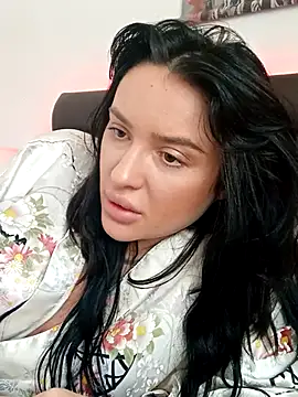Snapshot of mariabloom9 chatting on 10/07/25, 11:00 mariabloom9 online show from 10/07/25, 11:00