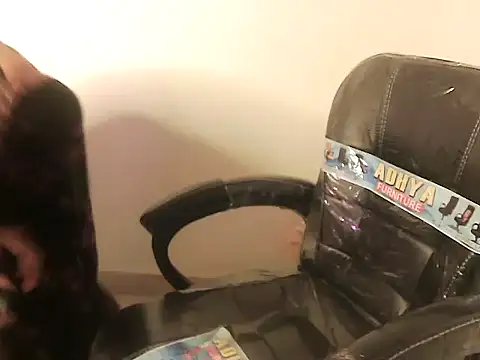 bold kiara online show from 02/25/26, 04:45