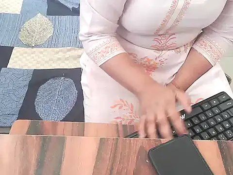 bold kiara online show from 11/07/25, 04:06