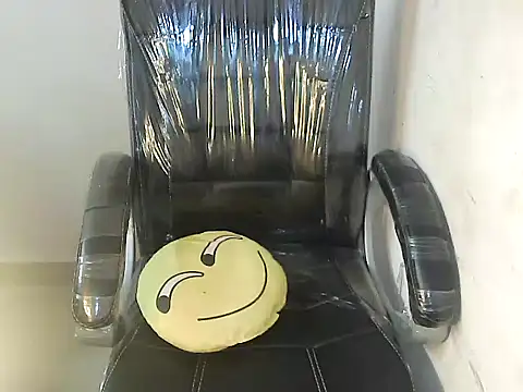 bold kiara online show from 10/14/25, 04:13