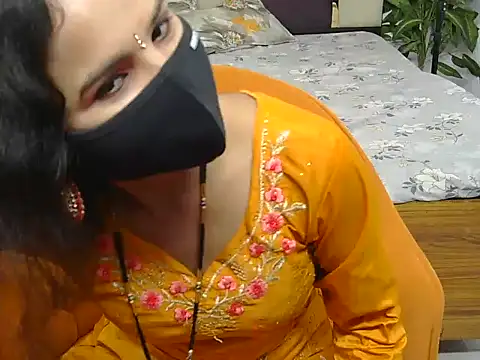 Snapshot of Lovelyy-couple chatting on 09/22/25, 04:24 Lovelyy-couple online show from 09/22/25, 04:24