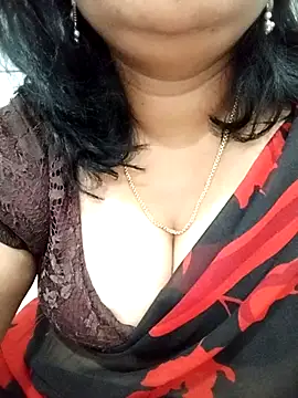 divya-jannu online show from 11/18/25, 04:21