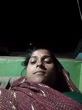 Snapshot of Hot_reshmaji chatting on 04/21/26, 03:51 Hot reshmaji online show from 04/21/26, 03:51