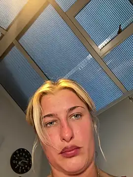 BabyBluexox online show from 04/26/26, 07:33