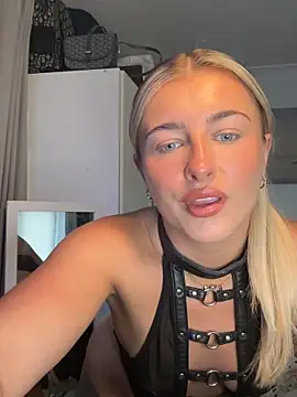 BabyBluexox online show from 06/17/26, 10:58