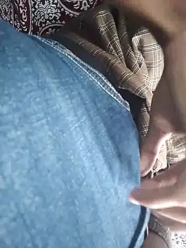 crish09 online show from 10/29/25, 04:22