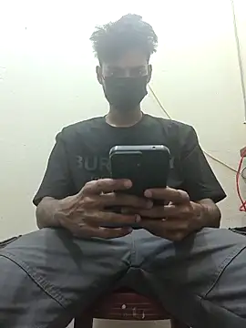 crish09 online show from 05/17/26, 08:03