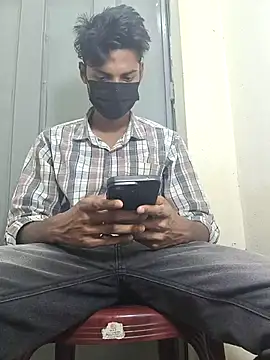 Snapshot of crish09 chatting on 07/02/26, 10:32 crish09 online show from 07/02/26, 10:32