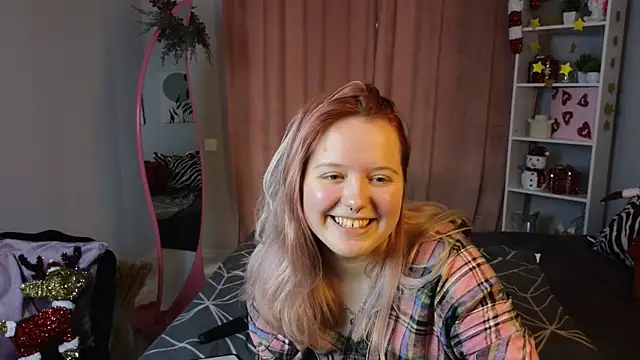 Snapshot of RoseThomas_ chatting on 12/15/25, 08:53 RoseThomas online show from 12/15/25, 08:53