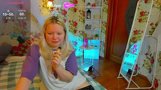 Snapshot of RoseThomas_ chatting on 11/03/25, 08:51 RoseThomas online show from 11/03/25, 08:51