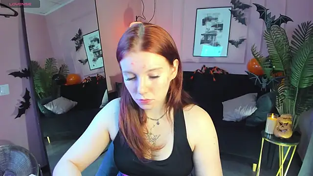 Layla Glam online show from 11/03/25, 05:34