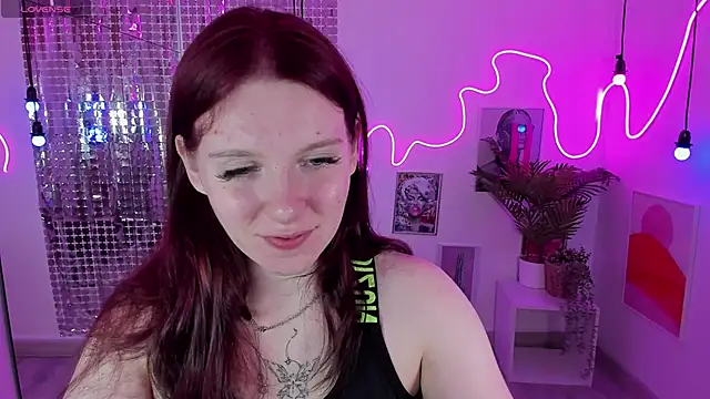 Layla Glam online show from 10/10/25, 01:34