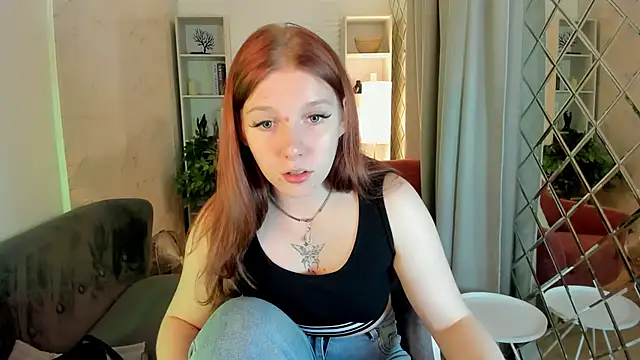 Layla Glam online show from 11/30/25, 08:20