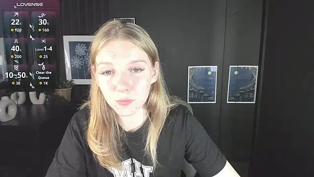 Layla Glam online show from 09/26/25, 01:18