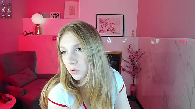 Layla Glam online show from 10/02/25, 01:25