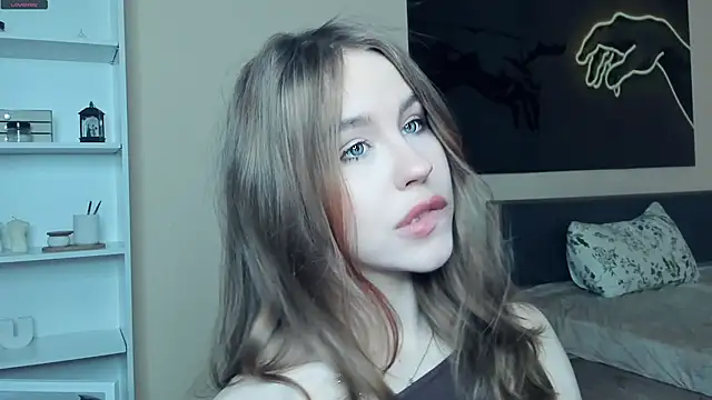 Snapshot of MaliaBourraine chatting on 05/25/26, 07:40 MaliaBourraine online show from 05/25/26, 07:40