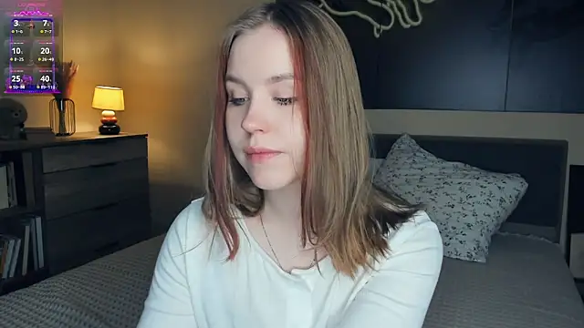 MaliaBourraine online show from 10/13/25, 08:05