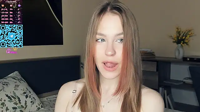 MaliaBourraine online show from 04/15/26, 07:14