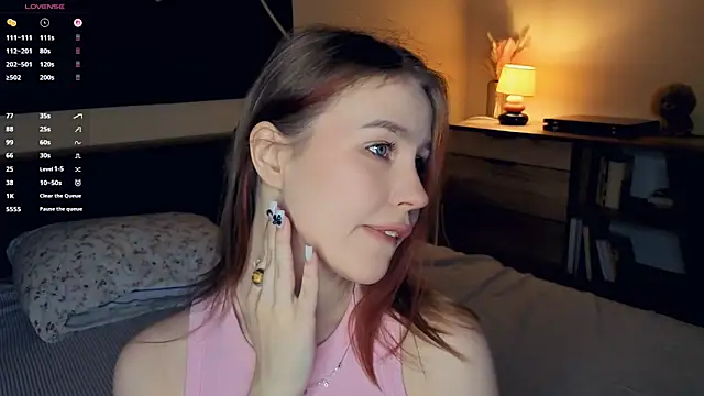 MaliaBourraine online show from 12/04/25, 07:18