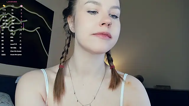 MaliaBourraine online show from 12/15/25, 07:03