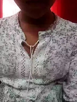 pari rani7 online show from 10/31/25, 03:36