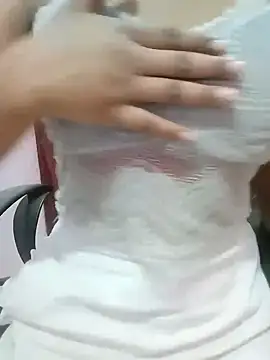 pari rani7 online show from 10/08/25, 04:03