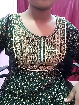 pari rani7 online show from 11/18/25, 03:54