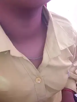 pari rani7 online show from 02/16/26, 03:49