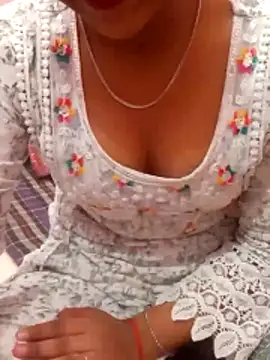 pari rani7 online show from 02/11/26, 03:50