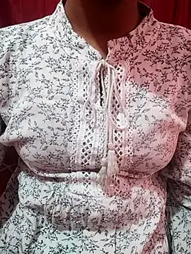 pari rani7 online show from 11/10/25, 04:06