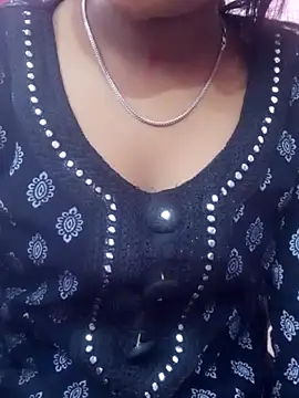 pari rani7 online show from 02/10/26, 03:49