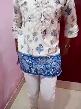 pari rani7 online show from 11/01/25, 03:46