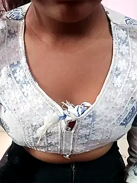 pari rani7 online show from 11/29/25, 04:12