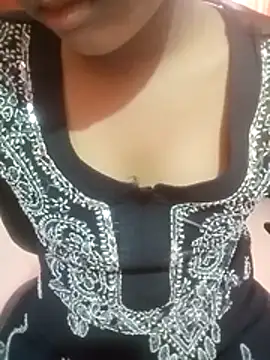 pari rani7 online show from 10/24/25, 03:38