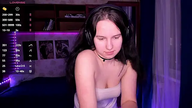 MandaDestiche online show from 11/13/25, 04:22