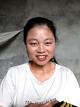 Snapshot of clara-cute chatting on 10/04/25, 04:47 clara-cute online show from 10/04/25, 04:47