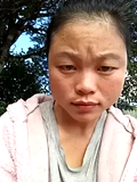 Snapshot of clara-cute chatting on 10/17/25, 12:36 clara-cute online show from 10/17/25, 12:36